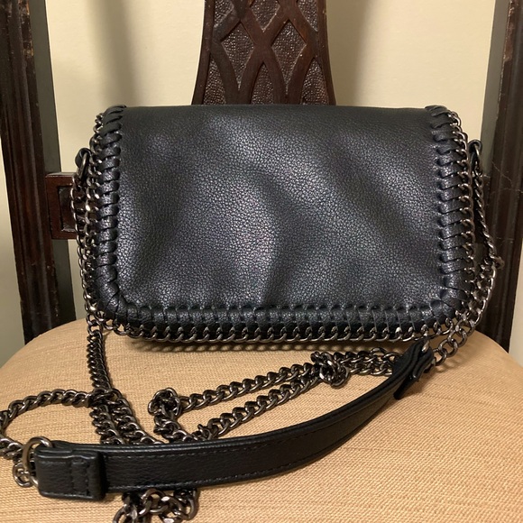 Sondra Roberts handbag with chain detail - Picture 3 of 4